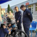 11 września przasnyscy policjanci wspólnie z Urzędem Miasta Przasnysz oraz Szkołą Podstawową nr 1 w Przasnyszu przeprowadzili akcję znakowania rowerów.